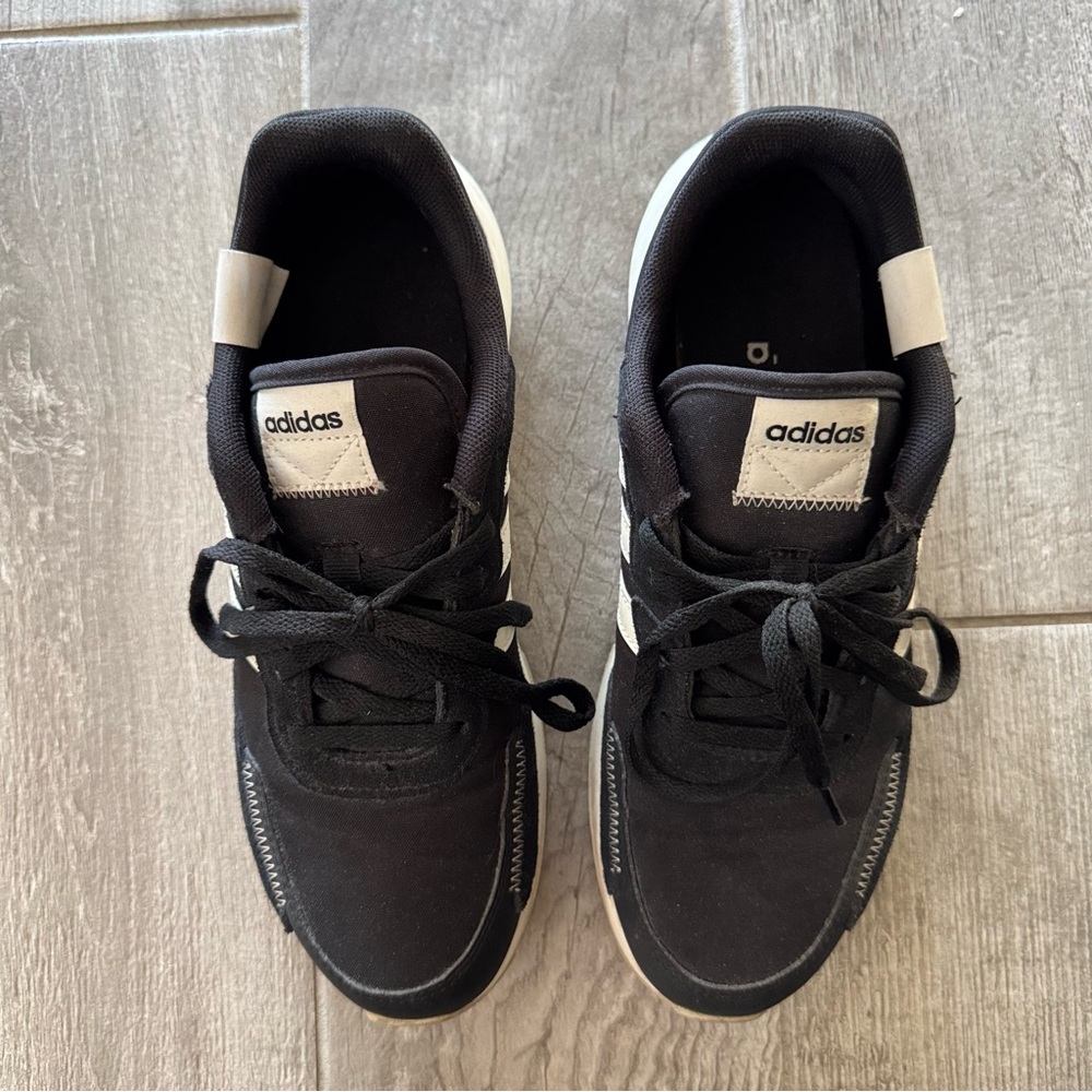 Adidas Retrorun Sneakers in Black and White - Picture 2 of 10